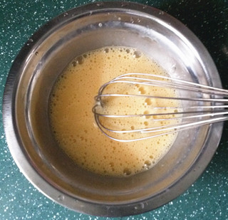 富貴黃金肉松卷的做法步驟：2