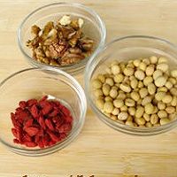 枸杞核桃豆?jié){的做法圖解1