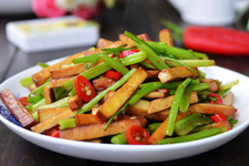 香干炒芹菜怎么做好吃又簡(jiǎn)單