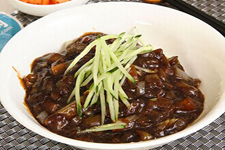 韓國(guó)炸醬面,韓國(guó)炸醬面的做法圖解