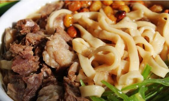 快炒主食干炒羊肉面怎么做？