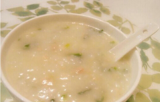 提高人體免疫功能的蝦皮菠菜粥怎么做？