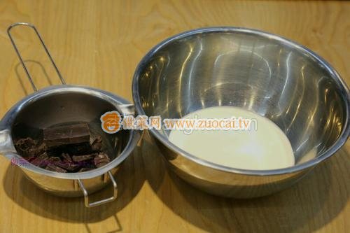 圣誕樹(shù)樁蛋糕的做法