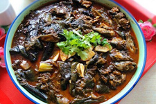 鯰魚(yú)燉茄子的做法