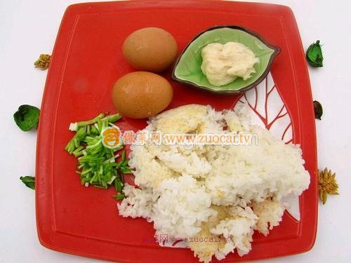 老干媽豬油蛋炒飯的做法