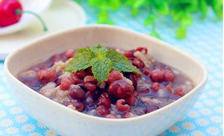 健脾養(yǎng)胃、利水除濕的燕麥薏米紅豆粥怎么做？