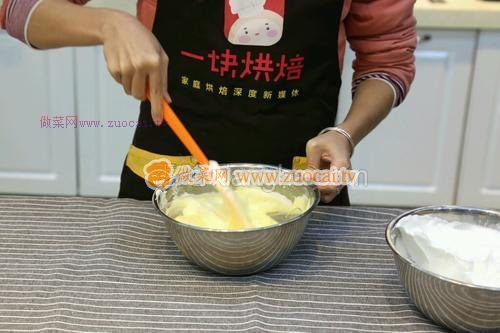 圣誕樹(shù)樁蛋糕的做法