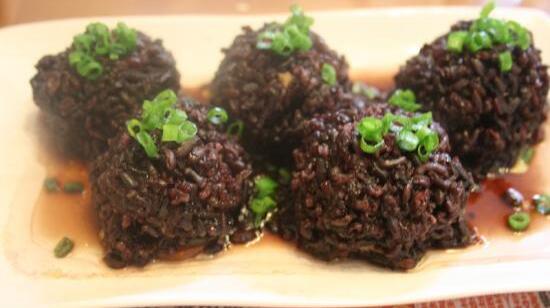 滋陰補(bǔ)腎的黑米肉圓怎么做？