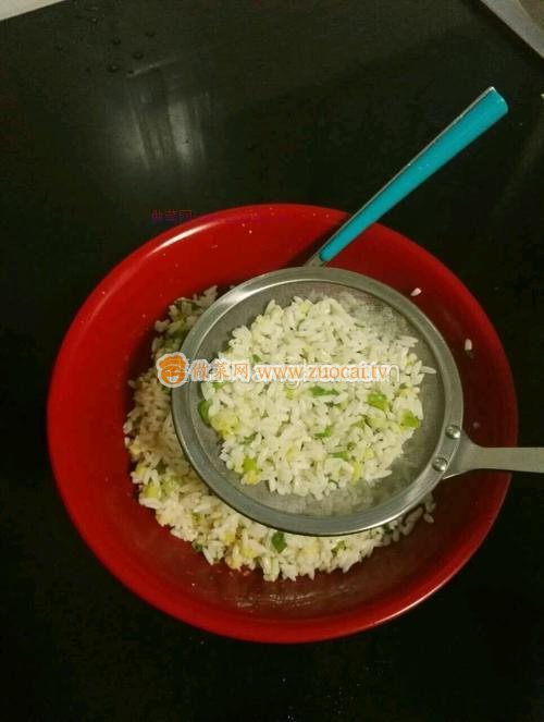 元?dú)忮伆偷淖龇?/ data-ooqq=