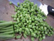 動手腌制美味酸豆角的做法步驟2