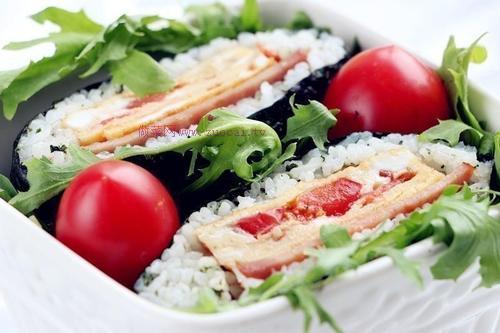 海苔飯團便當(dāng)?shù)淖龇?/ data-XFlq=