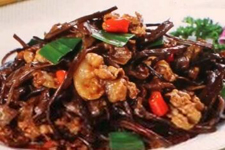 茶樹(shù)菇炒肉