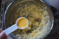 蔓越莓玻璃糖餅干的做法步驟2