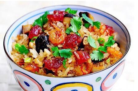 美味生炒糯米飯?jiān)趺醋觯?/ data-QgsV=