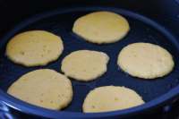 發(fā)面玉米面餅的做法步驟8