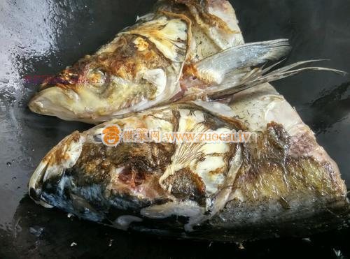 酸菜豆腐魚頭湯的做法