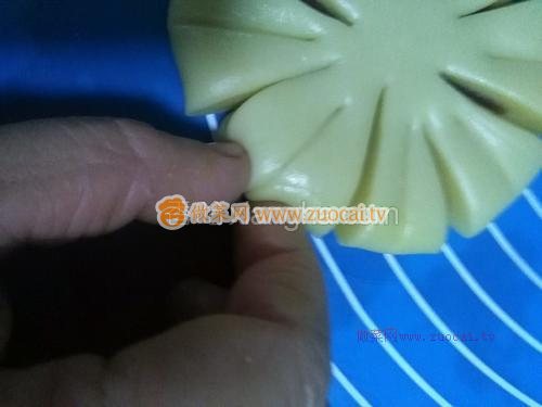 向日葵蓮蓉酥的做法