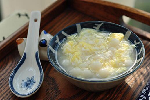 酒釀雞蛋元宵怎么做？