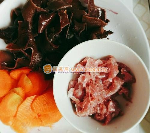 胡蘿卜炒白菜的做法