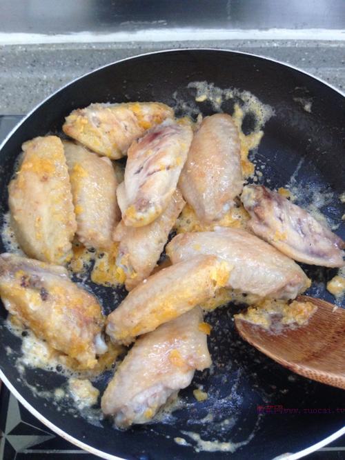 咸蛋黃雞翅的做法