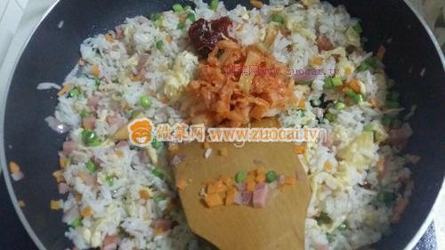 韓國(guó)泡菜炒飯的做法