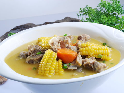 胡蘿卜玉米排骨湯