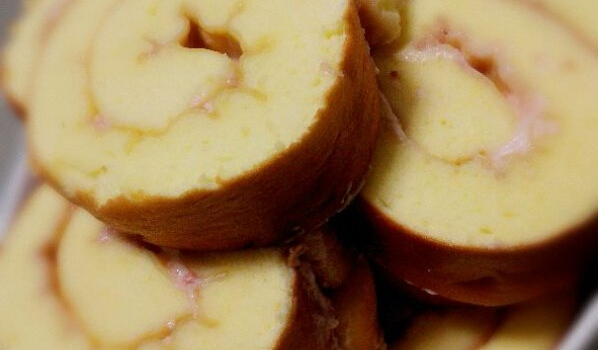 奶油草莓醬蛋卷怎么做