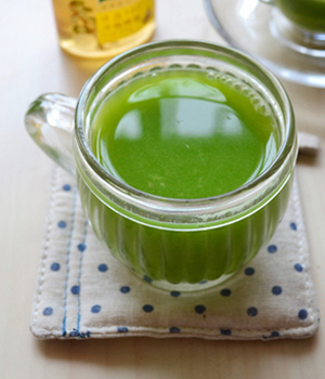 小麥草怎么榨汁 小麥草榨汁食用方法 小麥草榨汁的功效