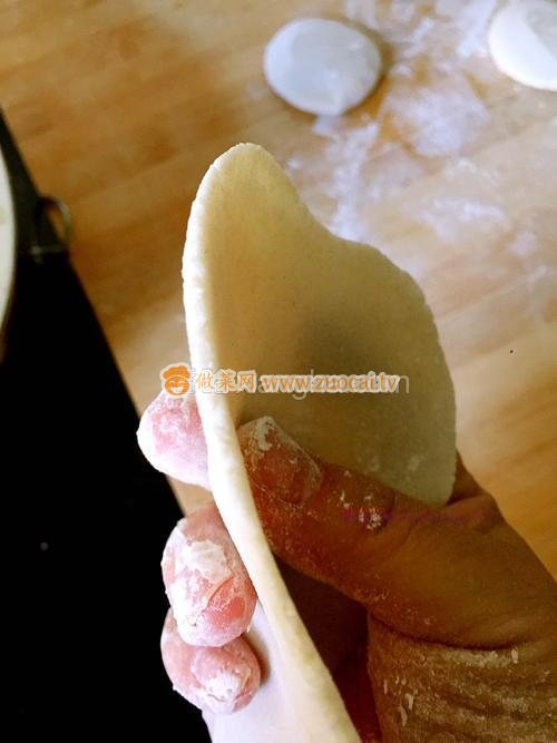 蕎面黃蘿卜蒸餃的做法