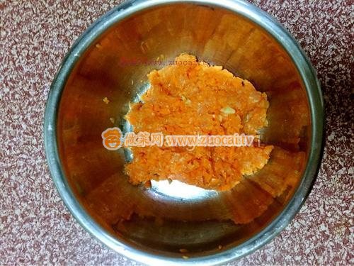 財(cái)源滾滾黃金雞卷的做法