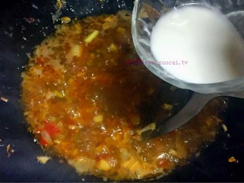 酸菜鯽魚(yú)的做法