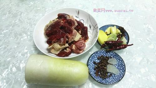 蘿卜燉牛腩的做法