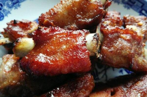 噴香誘人的烤蜜汁排骨怎么做？