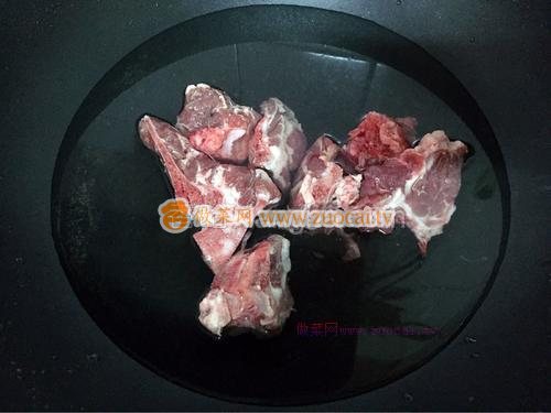 脊骨玉米胡蘿卜湯的做法