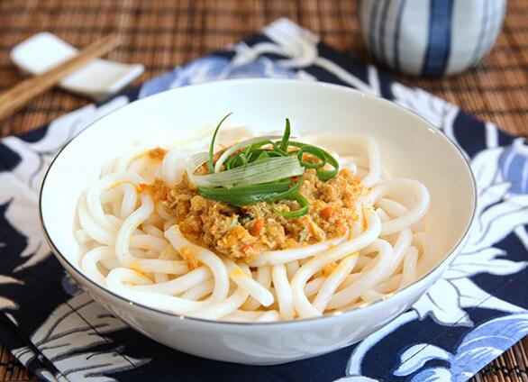 怎么做蟹炒涼拌烏冬？