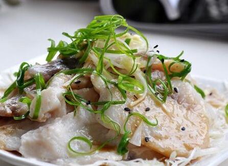 軟嫩下飯的蔥油魚片怎么做？