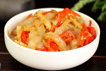 酸蘿卜炒魔芋豆腐，減肥治便秘的家常開胃菜