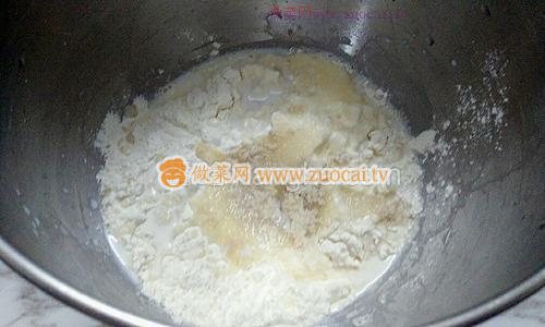 丹麥?zhǔn)炙好姘淖龇?/ data-V09a=