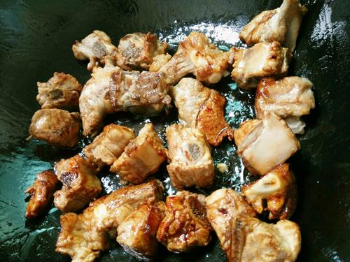 糖醋小排骨的做法