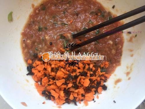 牛肉胡蘿卜木耳包子的做法