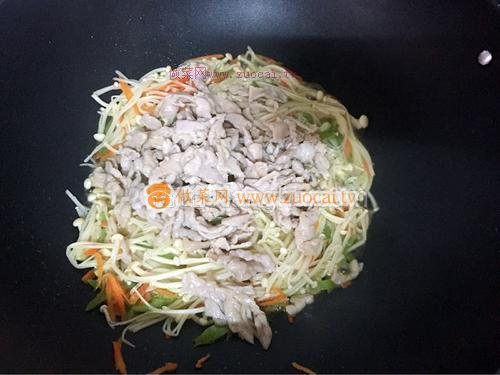 金針菇炒肉絲的做法