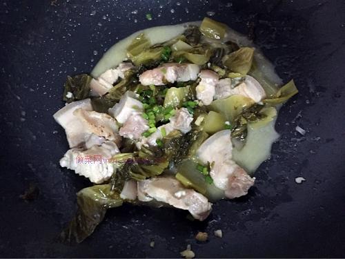 酸菜燉五花肉的做法