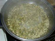 干槐花雞蛋餅的做法步驟2