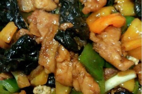 夏季下飯菜肉片炒毛豆怎么做？