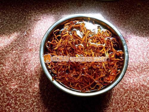 蟲(chóng)草花排骨湯的做法