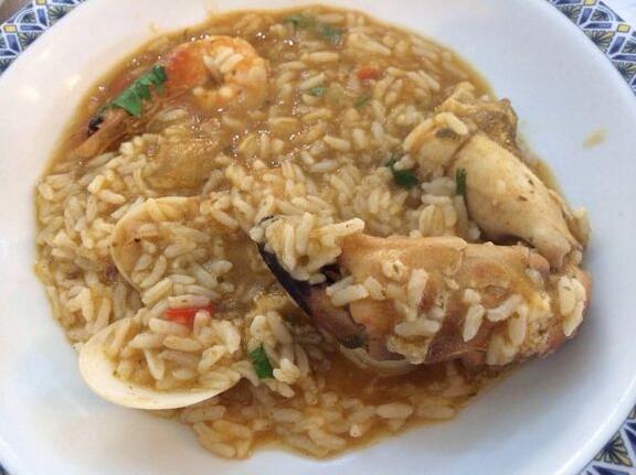 異國風(fēng)味美食西班牙泡飯?jiān)趺醋觯?/ data-bvCG=