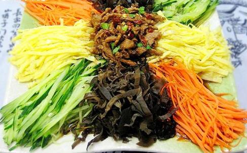 東北涼菜五彩大拉皮怎么做？