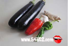 魚(yú)香茄子的做法1