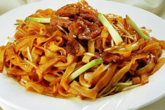 炒河粉怎么做才不粘鍋 炒河粉的做法大全