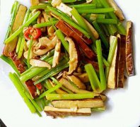 芹菜香菇炒香干的做法視頻